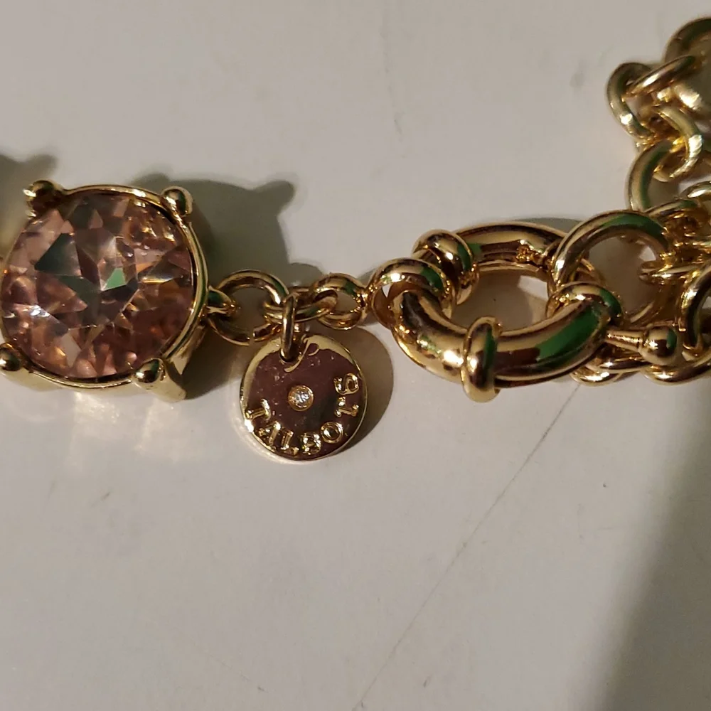Talbots gold tone with large set circle rhinestones shorter style neckla…